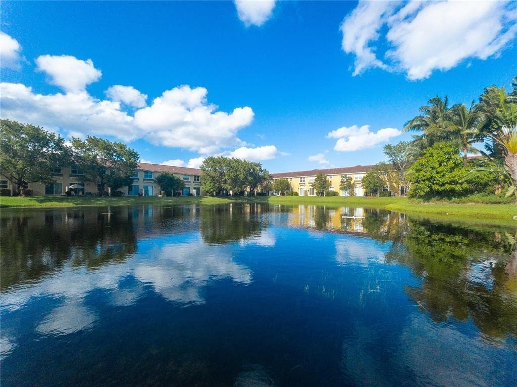 2851 W PROSPECT Road # 1308, Tamarac, FL 33309 photo 3