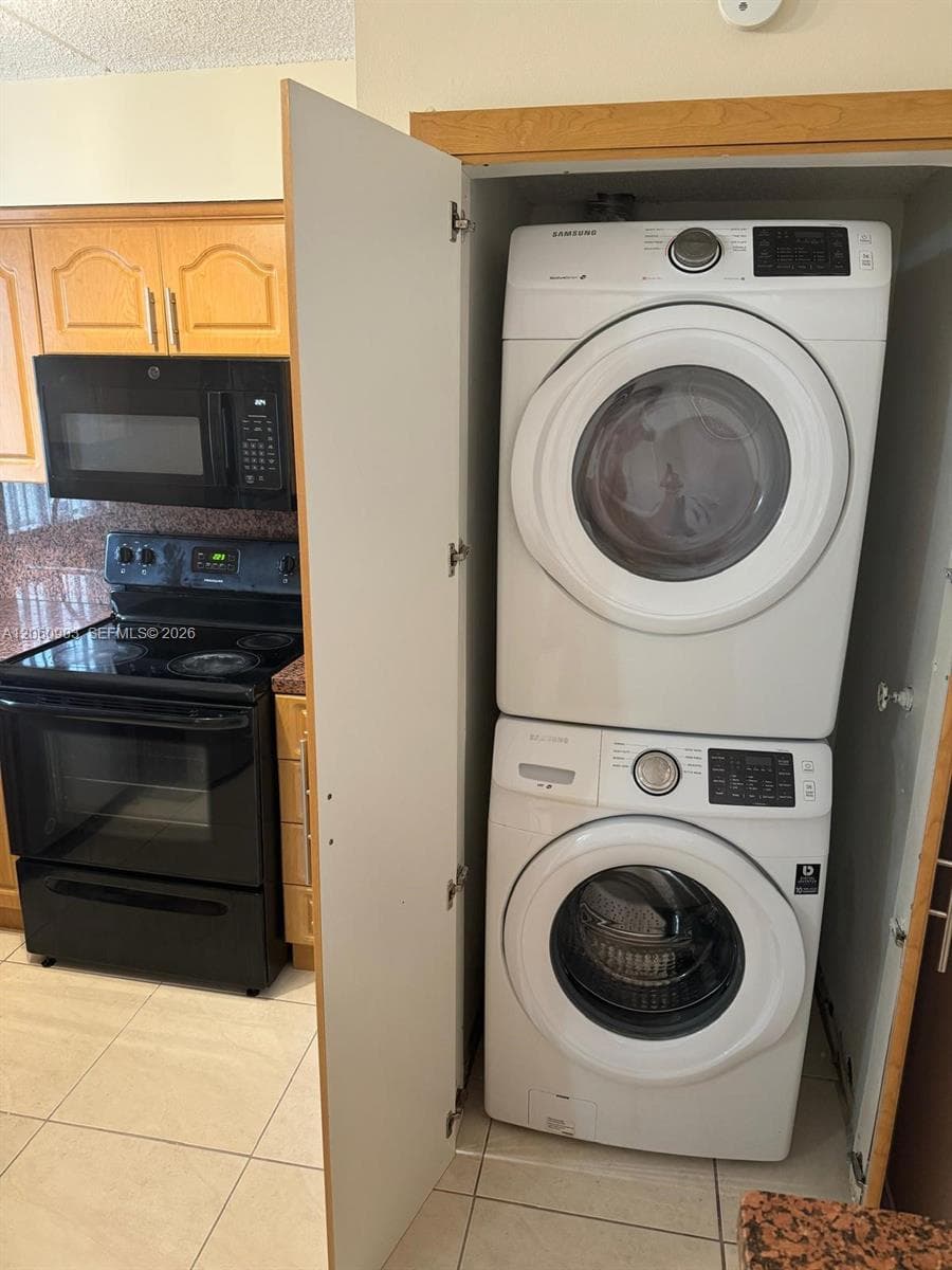 6045 NW 186th St # 309, Hialeah, FL 33015 photo 6