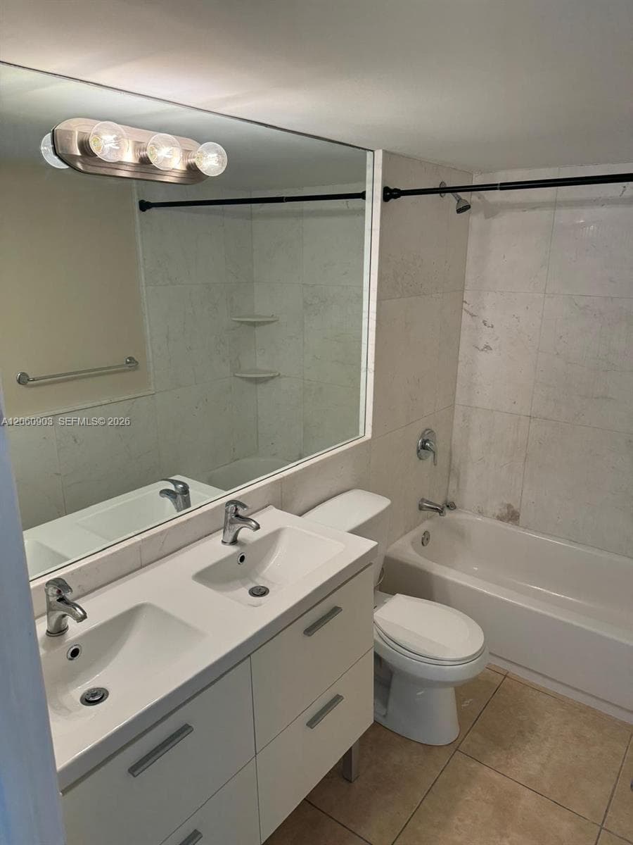 6045 NW 186th St # 309, Hialeah, FL 33015 photo 9