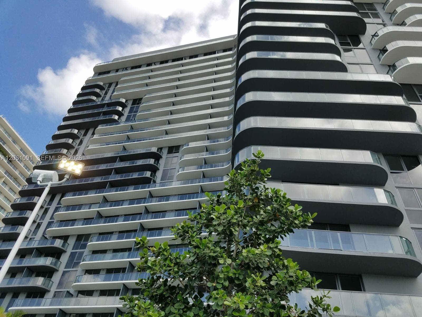 121 NE 34 ST # 811, Miami, FL 33137