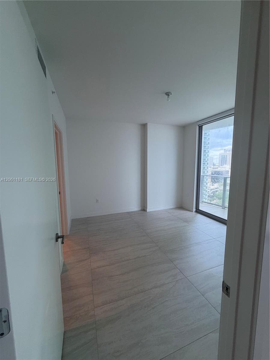 77 SE 5th st # 2106, Miami, FL 33131 photo 13