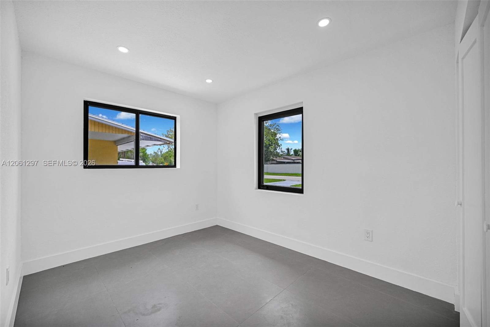 19301 NW 52nd Ave, Miami Gardens, FL 33055 photo 11