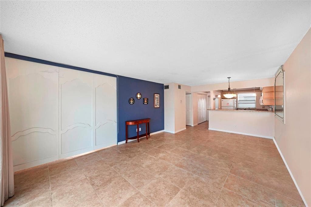 7500 NW 30th Place # 402, Sunrise, FL 33313 photo 2
