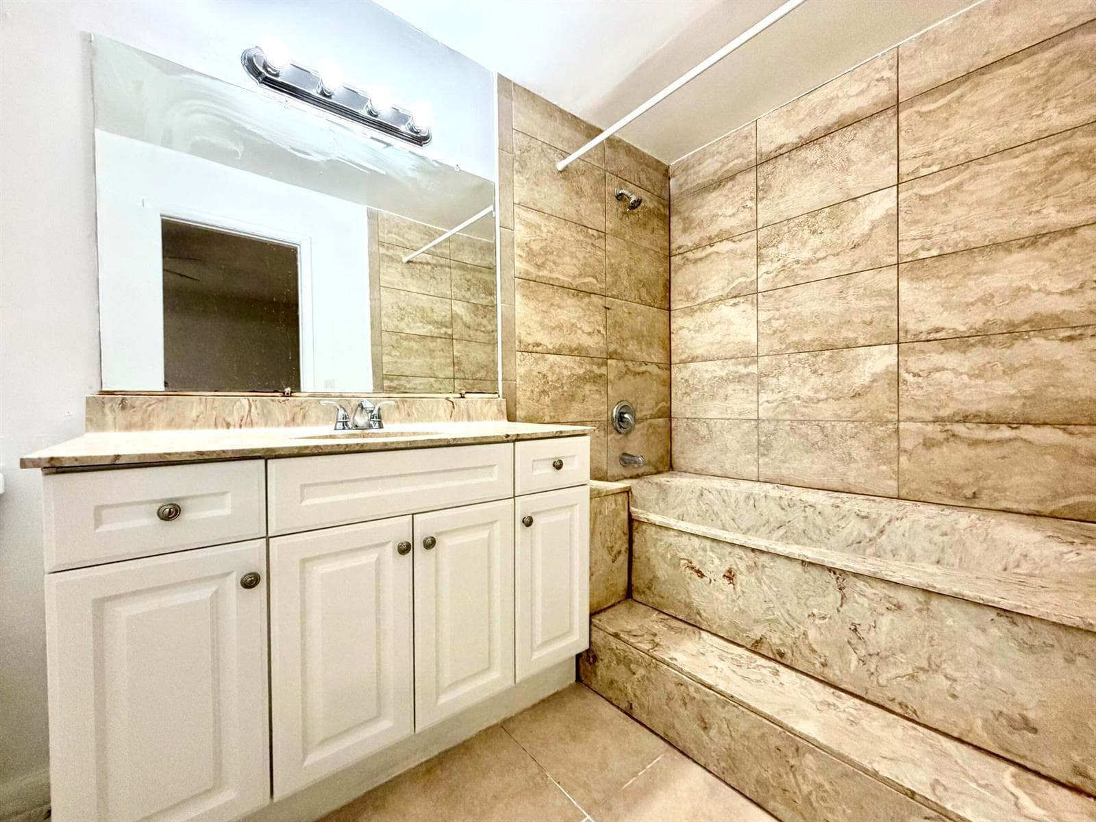 30 CROSSINGS Circle # A, Boynton Beach, FL 33435 photo 8