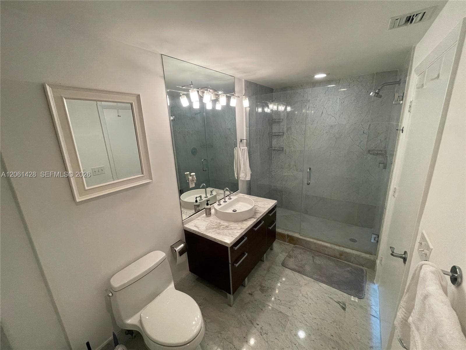 253 NE 2nd St # 3806, Miami, FL 33132 photo 13
