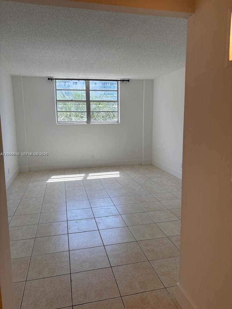 19390 Collins Ave # 308, Sunny Isles Beach, FL 33160 photo 9