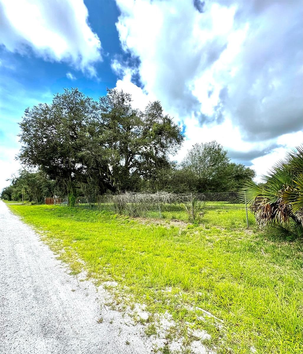 450 S JINETE Street, Clewiston, FL 33440 photo 2