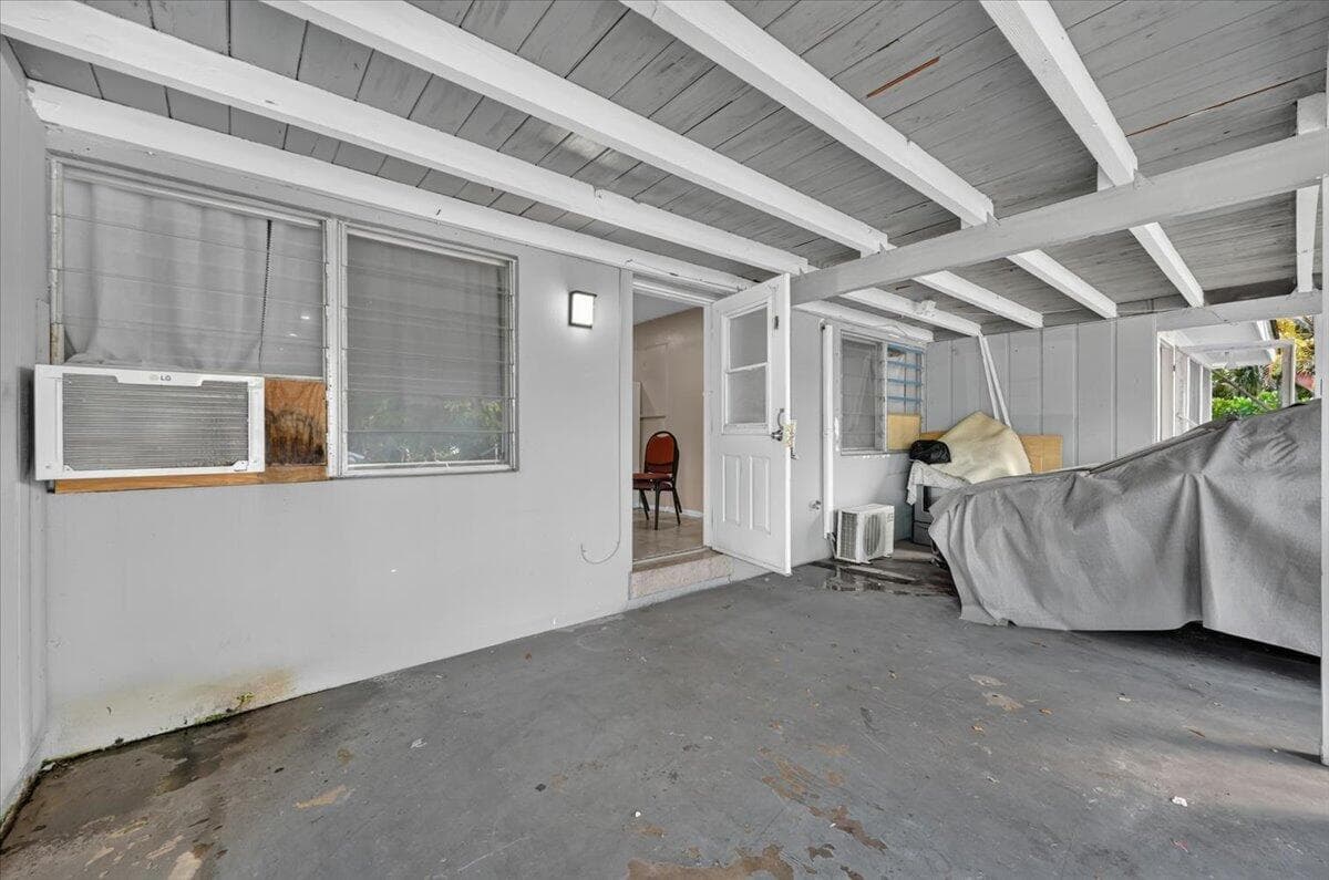 646 NE 38th Street, Oakland Park, FL 33334 photo 10