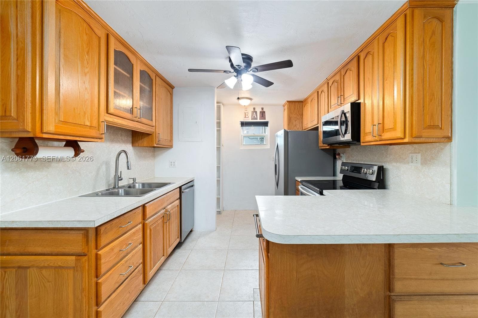 320 NE 59th Ct, Oakland Park, FL 33334 photo 11