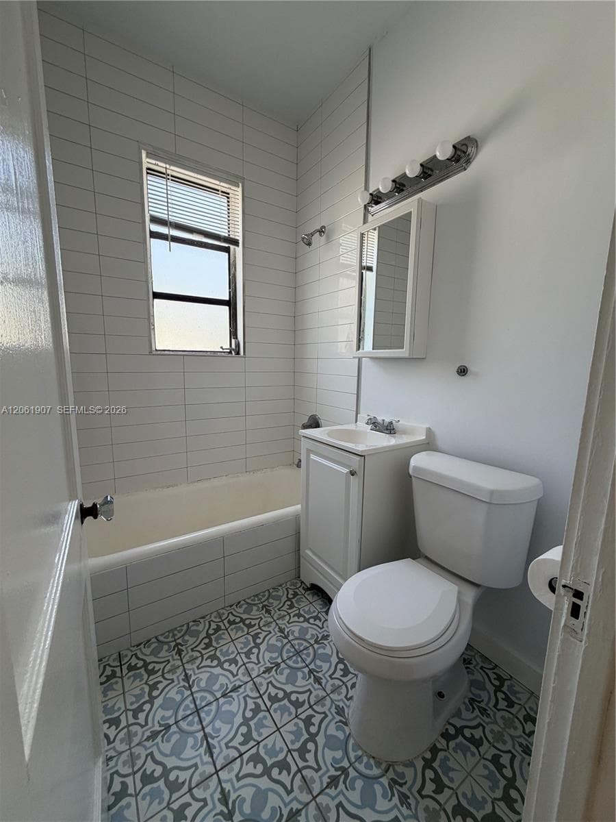 320 Mendoza Ave # 6, Miami, FL 33134 photo 7