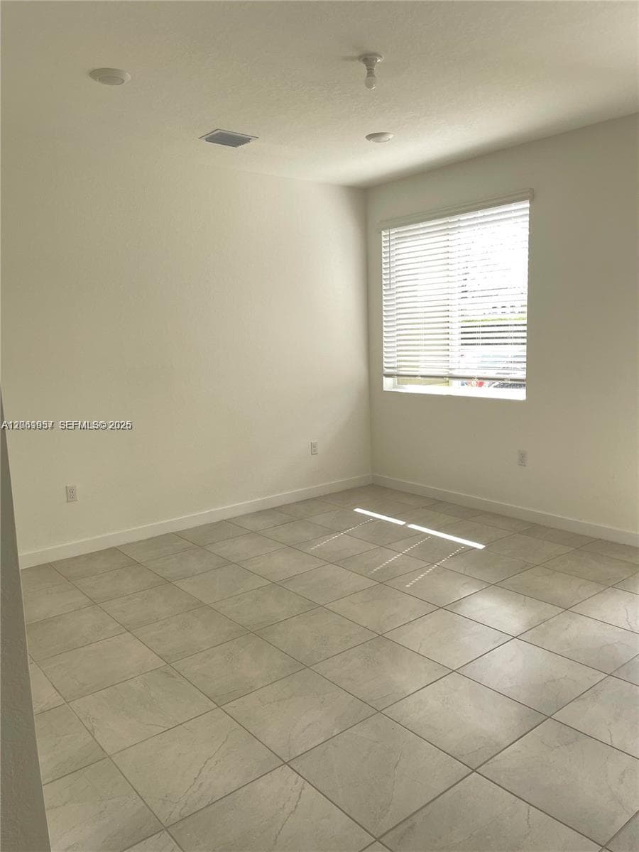 2435 SE 11th St, Homestead, FL 33035 photo 7