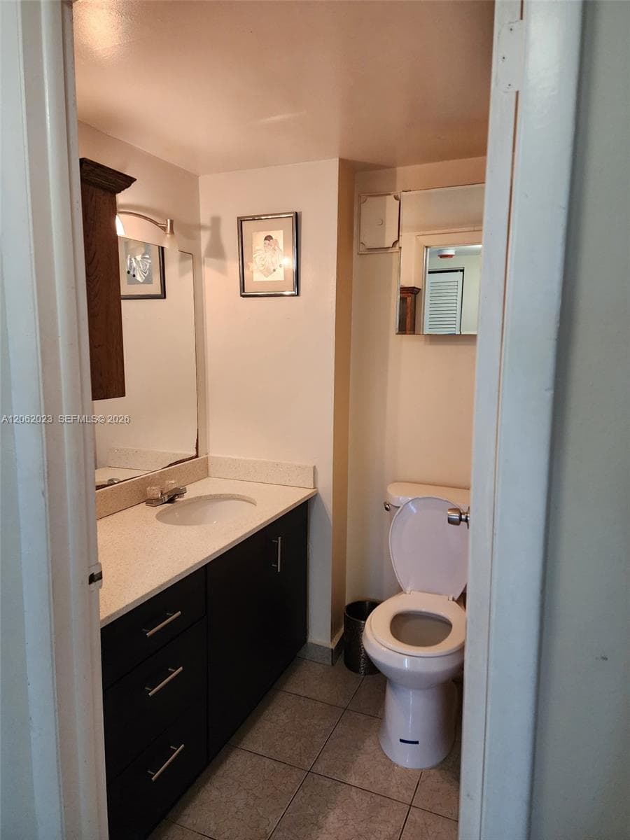 250 180th Dr # 301, Sunny Isles Beach, FL 33160 photo 6