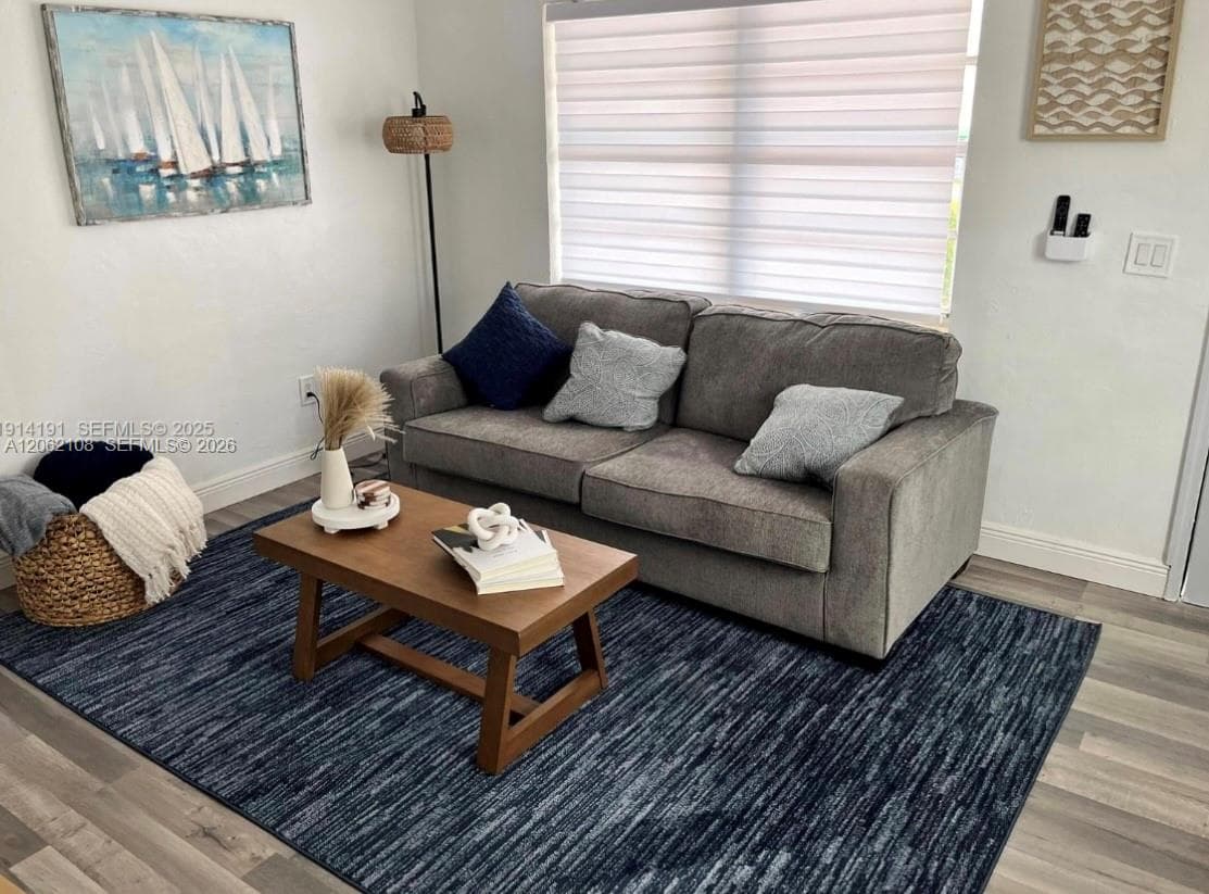 1021 NW 37th Ave, Miami, FL 33125 photo 6