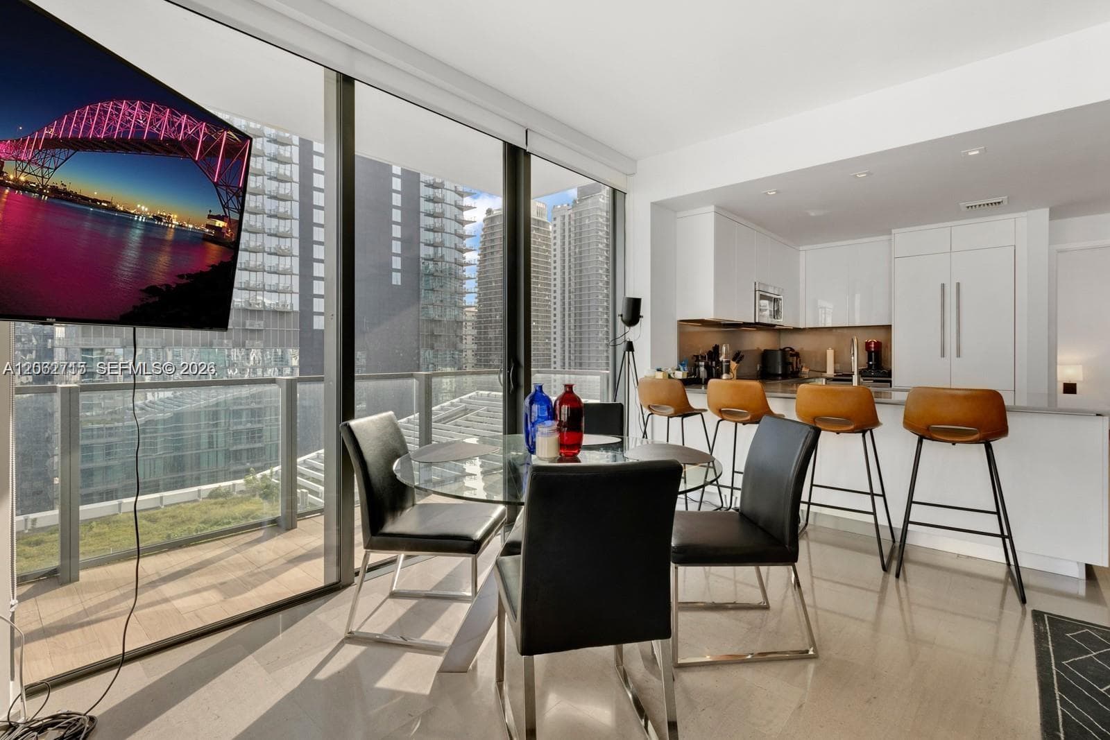 68 SE 6th St # 2101, Miami, FL 33131 photo 6