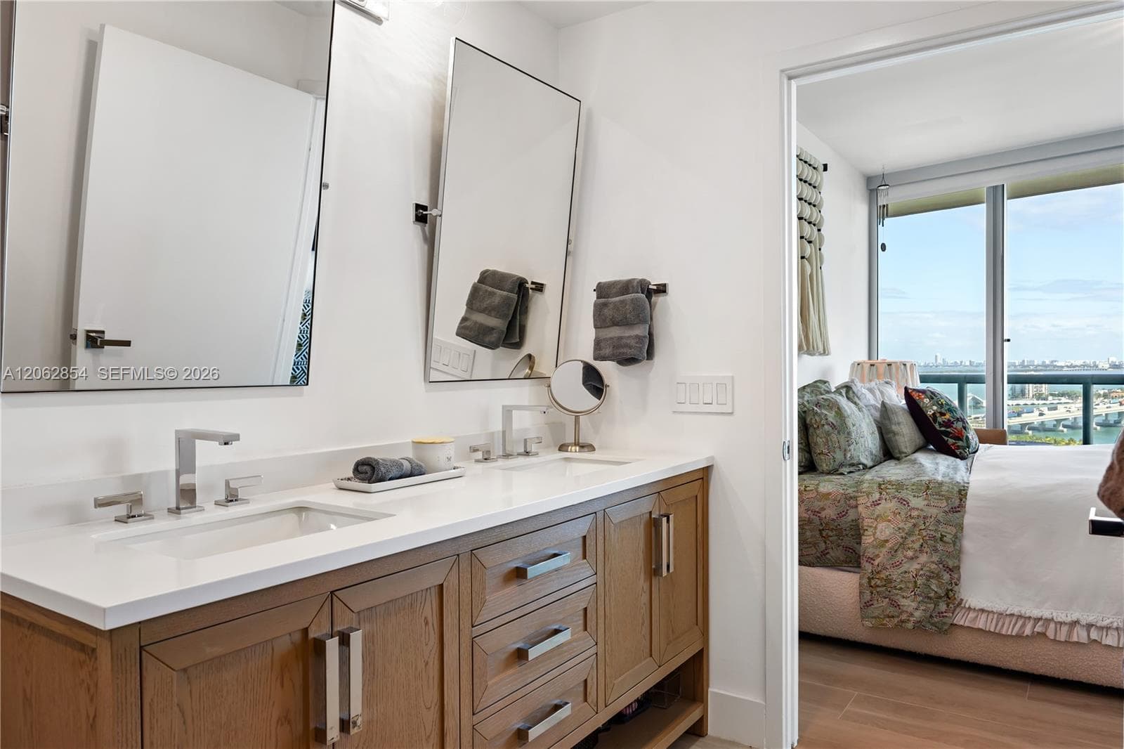 888 Biscayne Blvd # 2009, Miami, FL 33132 photo 4