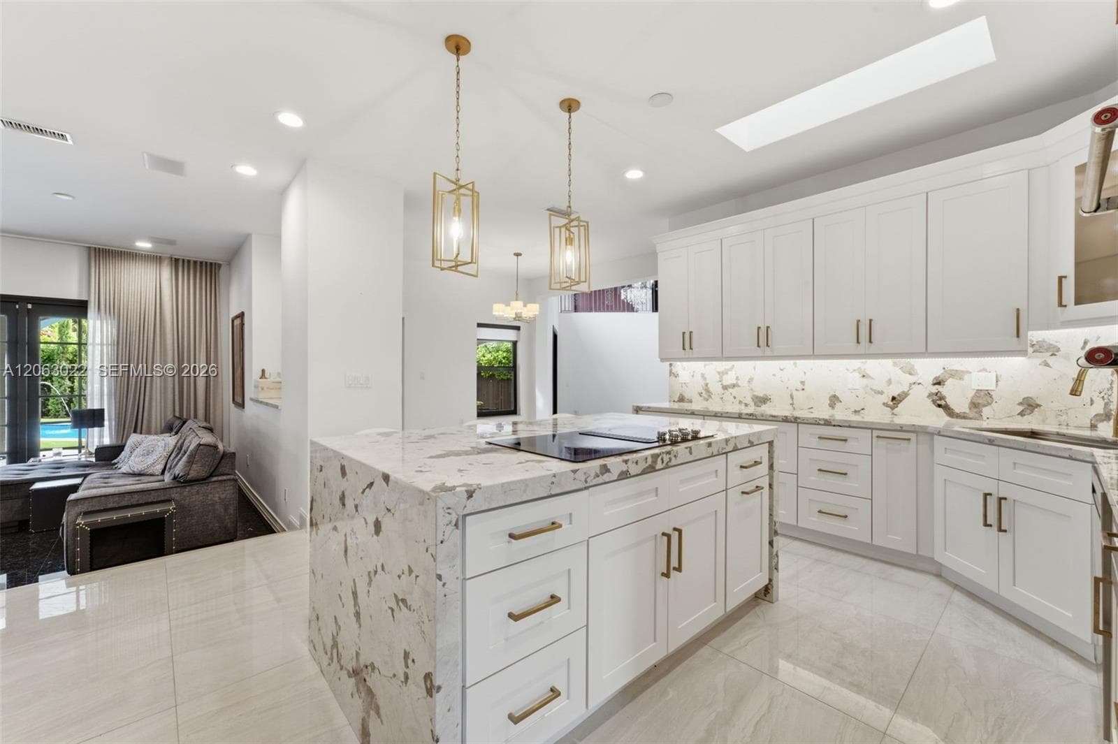 8215 Grand Canal Dr, Miami, FL 33144 photo 7