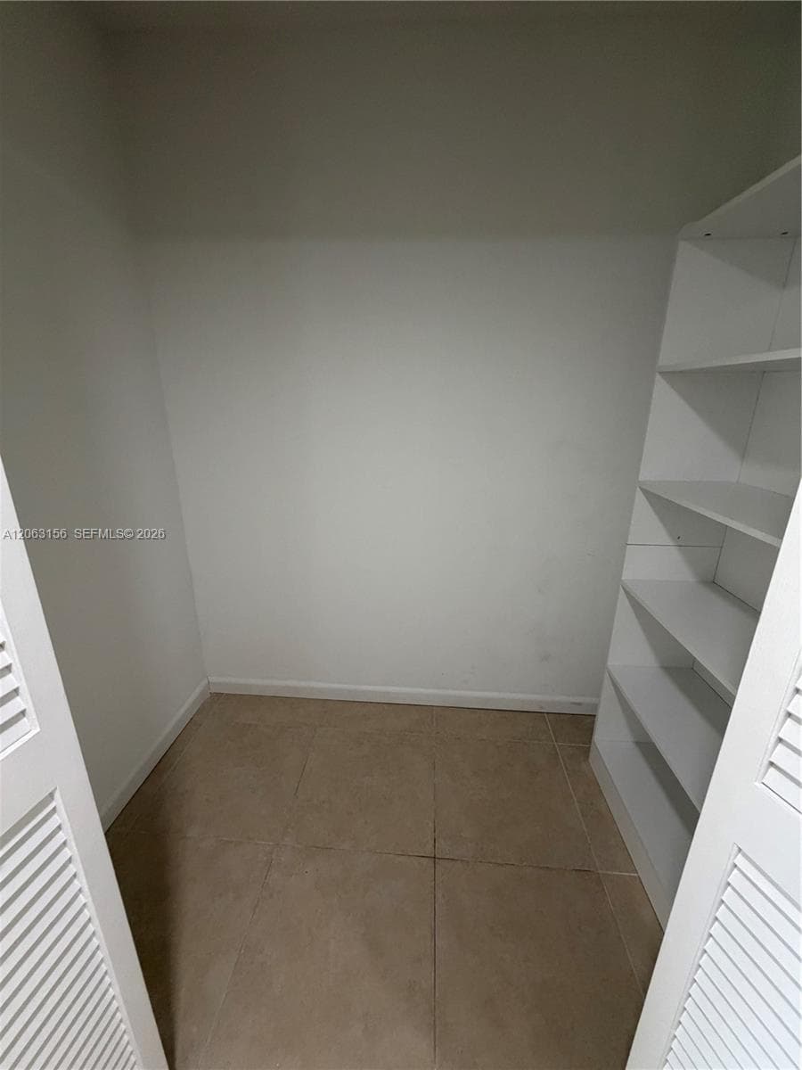 873 NE 195th St # 107, Miami, FL 33179 photo 12