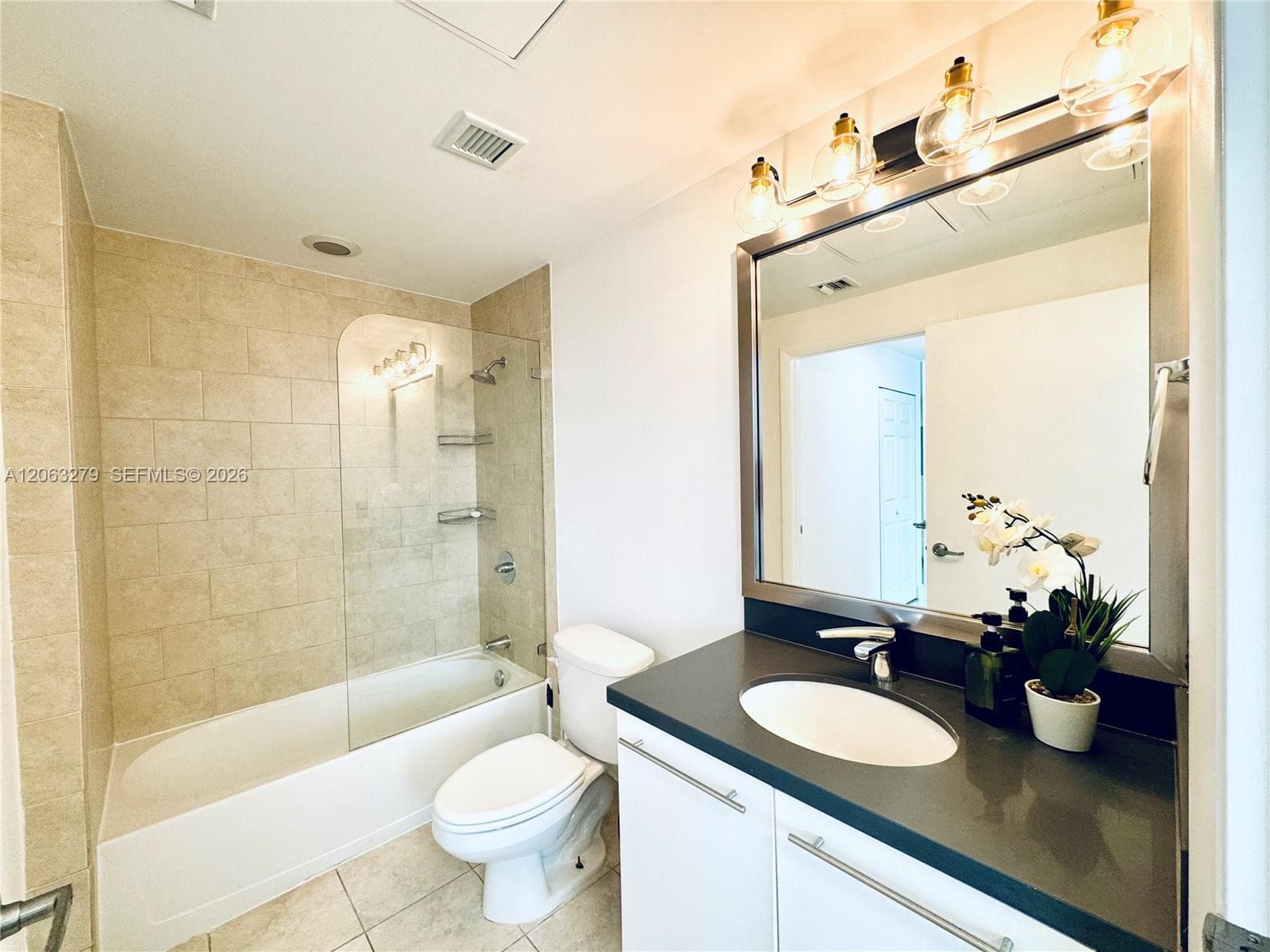 90 SW 3rd St # 3902, Miami, FL 33130 photo 13