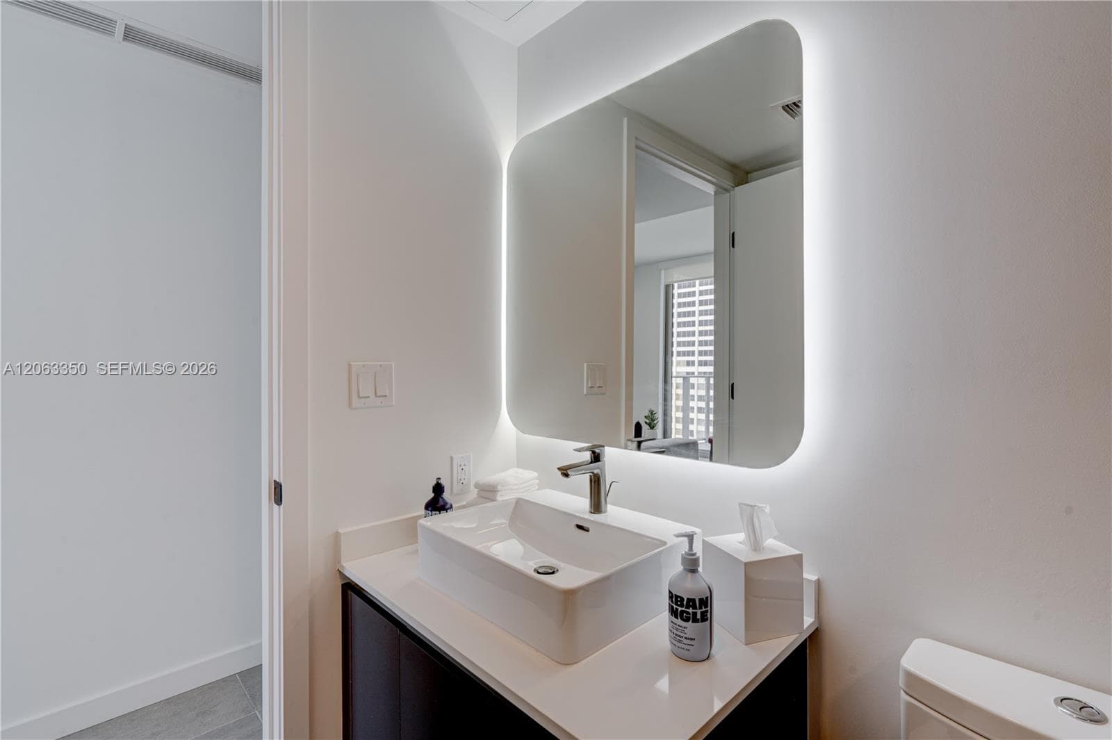 227 NE 2nd St # 2500, Miami, FL 33132 photo 11