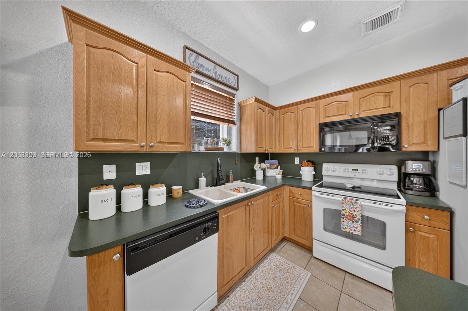 16437 SW 76th Ter, Miami, FL 33193 photo 6