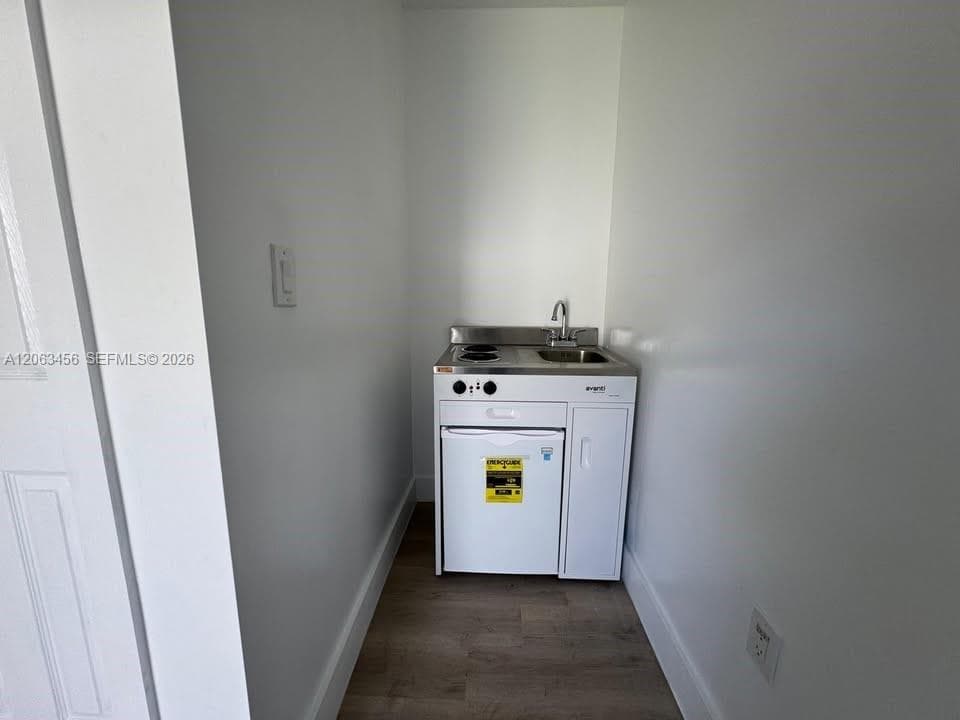 670 NE 166th St # front, Miami, FL 33162 photo 7