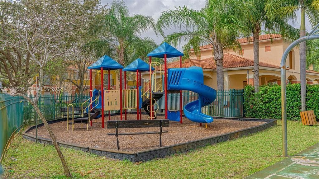 903 N SANTA CATALINA Circle, North Lauderdale, FL 33068 photo 5