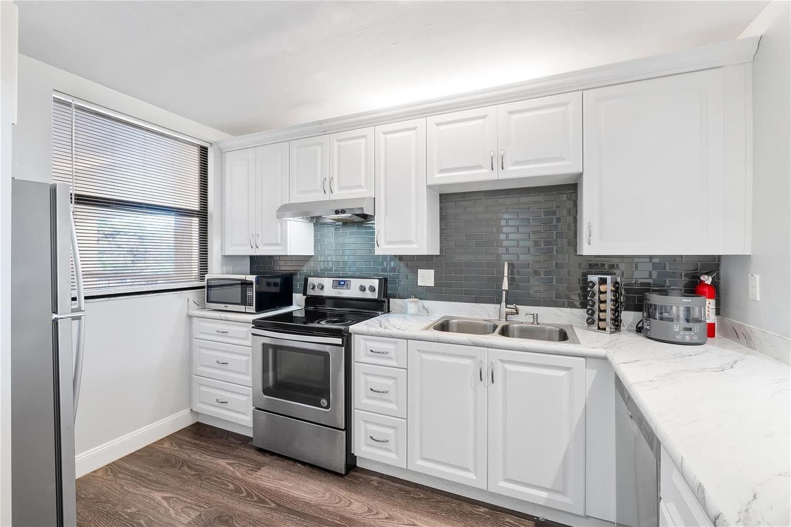 8437 FOREST HILLS Drive # 203, Coral Springs, FL 33065 photo 4
