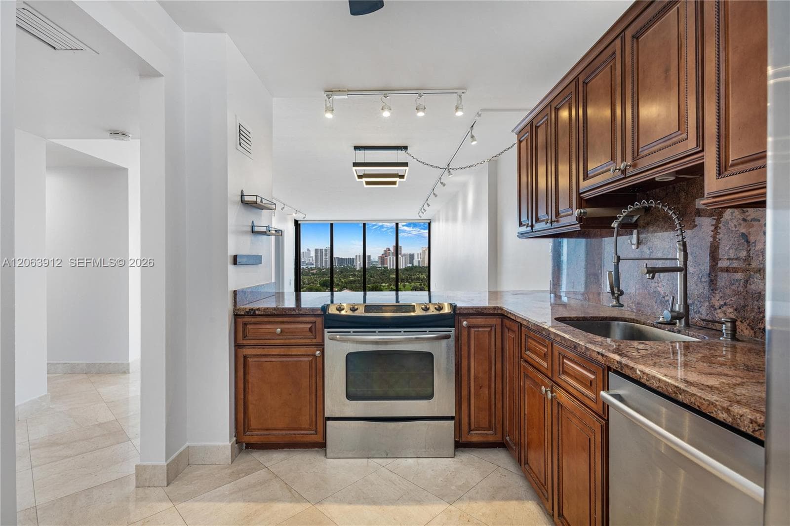 3375 N Country Club Dr # 1605, Aventura, FL 33180 photo 9