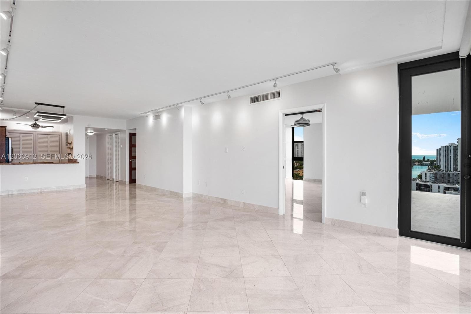 3375 N Country Club Dr # 1605, Aventura, FL 33180 photo 11