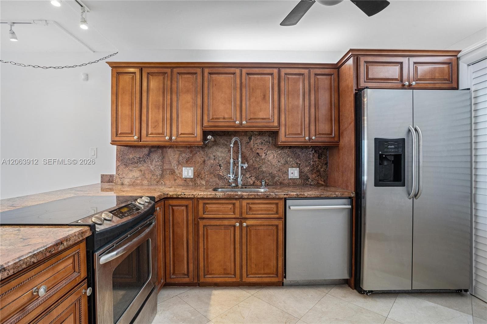 3375 N Country Club Dr # 1605, Aventura, FL 33180 photo 8