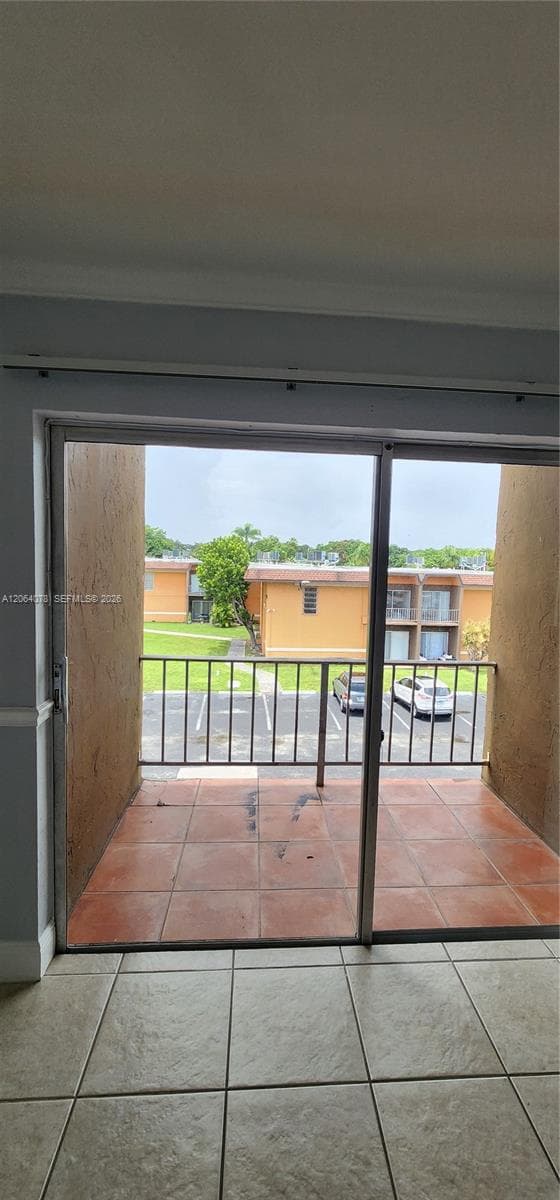 9405 SW 76th St # Y32, Miami, FL 33173 photo 9