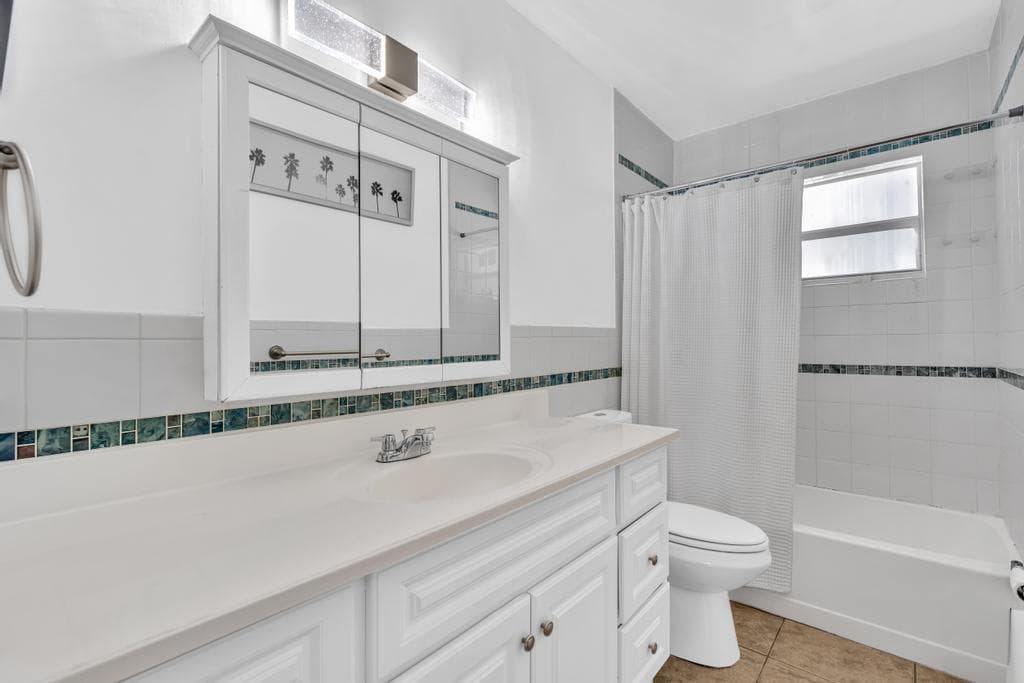 560-564 NE 35th Street, Oakland Park, FL 33334 photo 12
