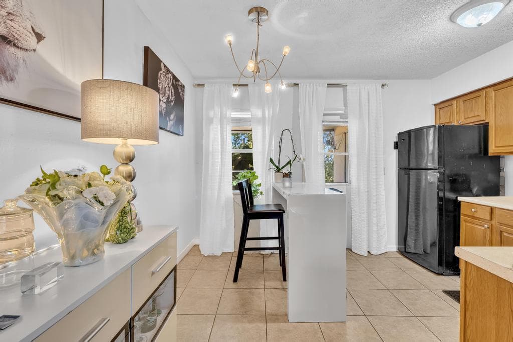560-564 NE 35th Street, Oakland Park, FL 33334 photo 7