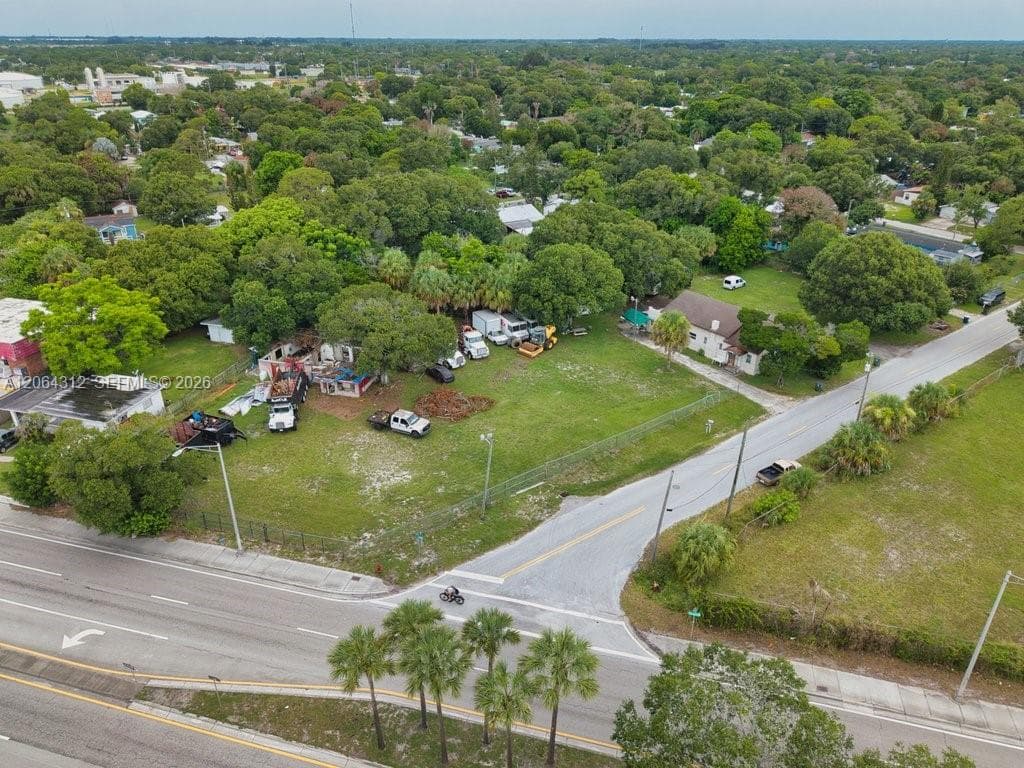 711 S 21st St, Fort Pierce, FL 34950 photo 10