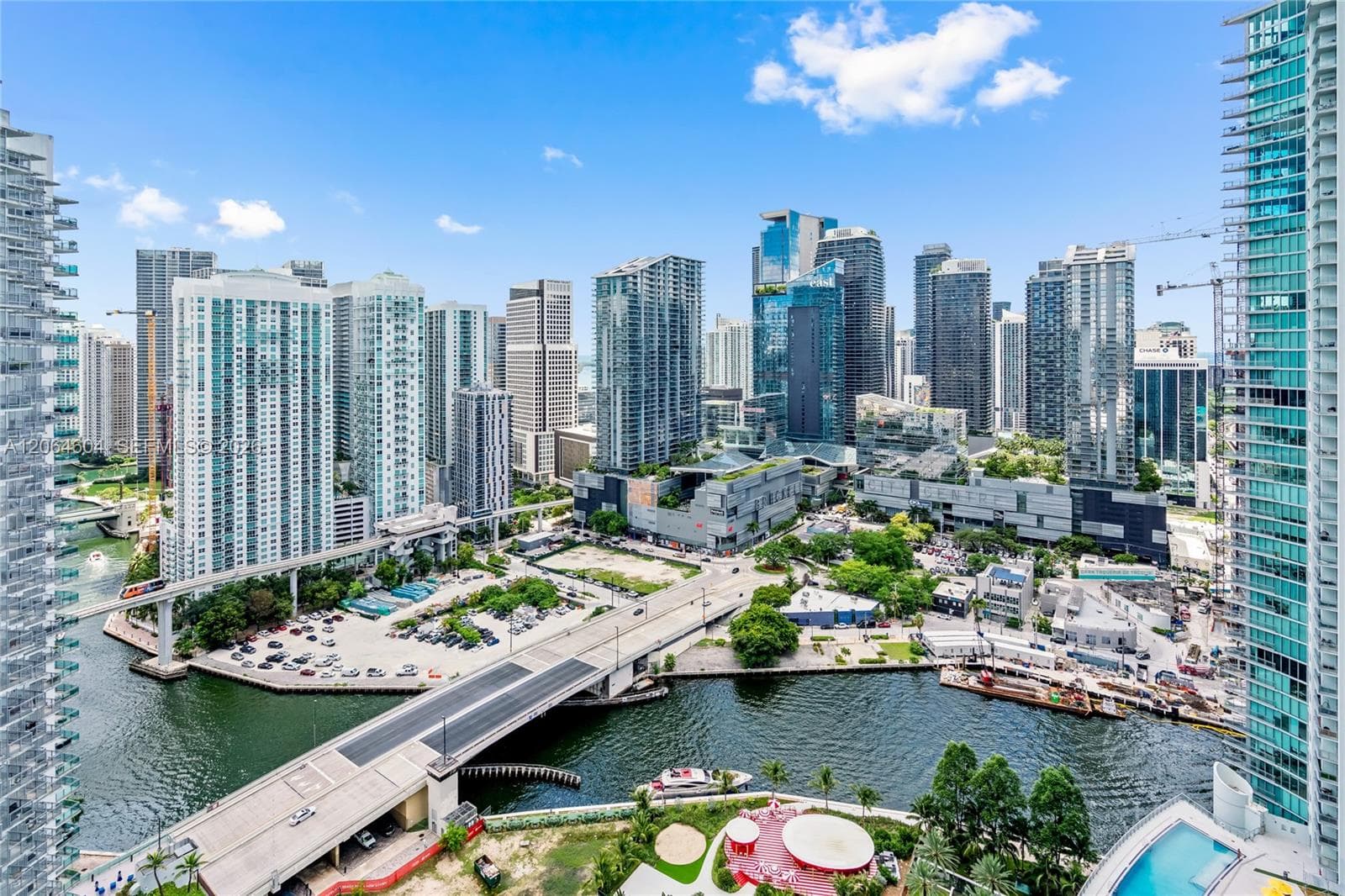 90 SW 3rd St # 3504, Miami, FL 33130 photo 7