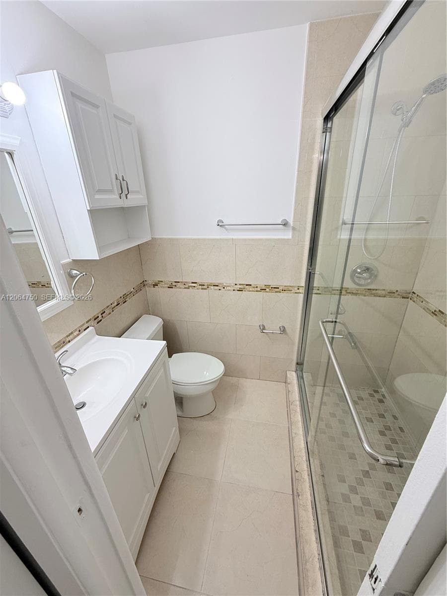 2854 W 75th Ter, Hialeah, FL 33018 photo 8