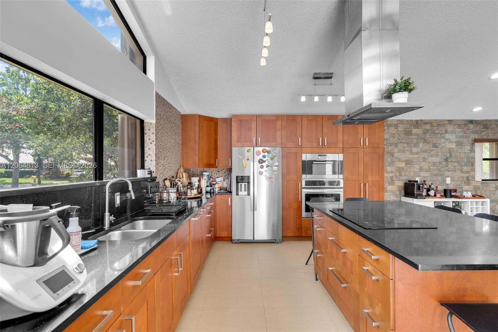 1051 Deerpath Ct, Weston, FL 33326 photo 10