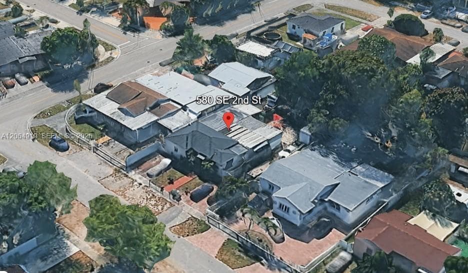 580 SE 2nd St, Hialeah, FL 33010 photo 2