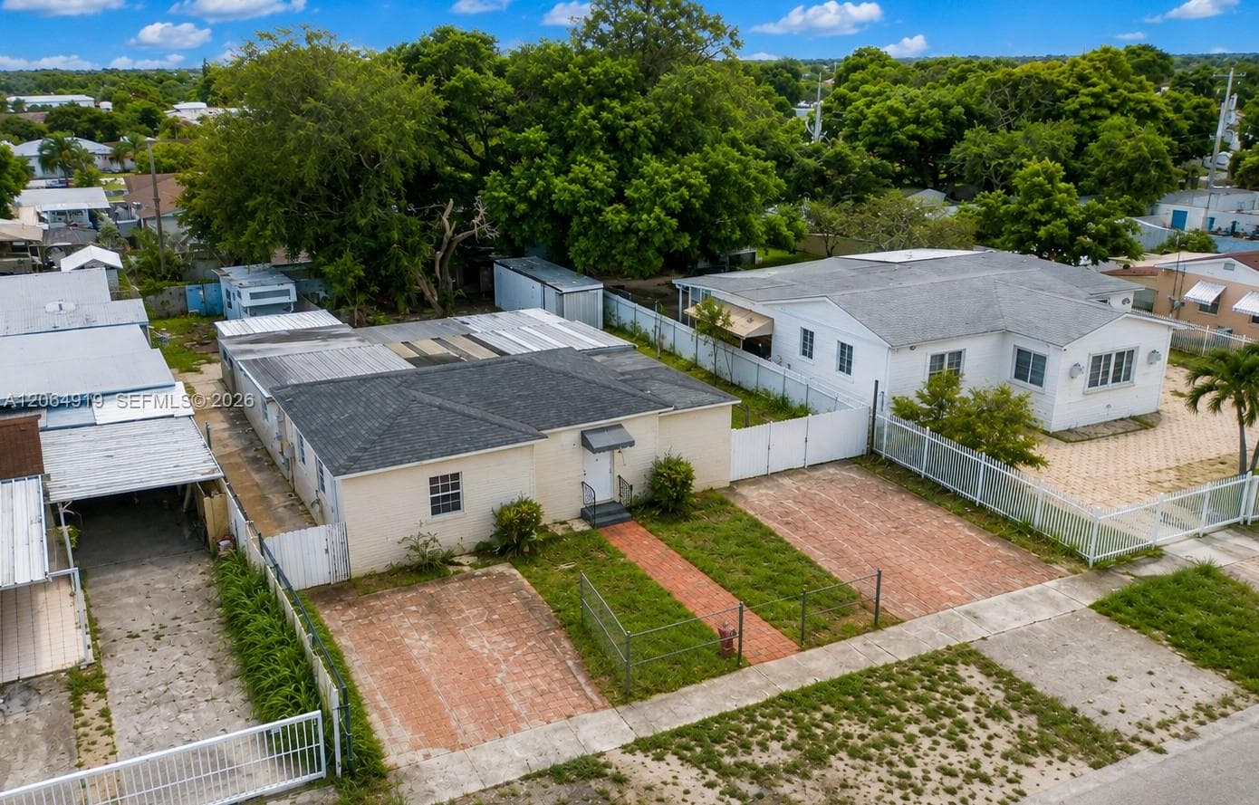 580 SE 2nd St, Hialeah, FL 33010 photo 3