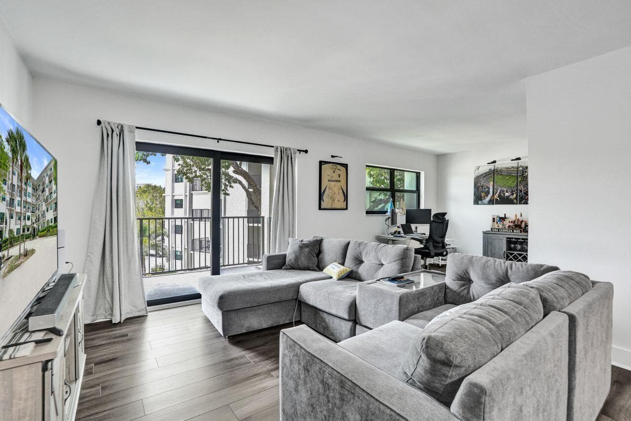 1000 RIVER REACH Drive # 321, Fort Lauderdale, FL 33315 photo 9