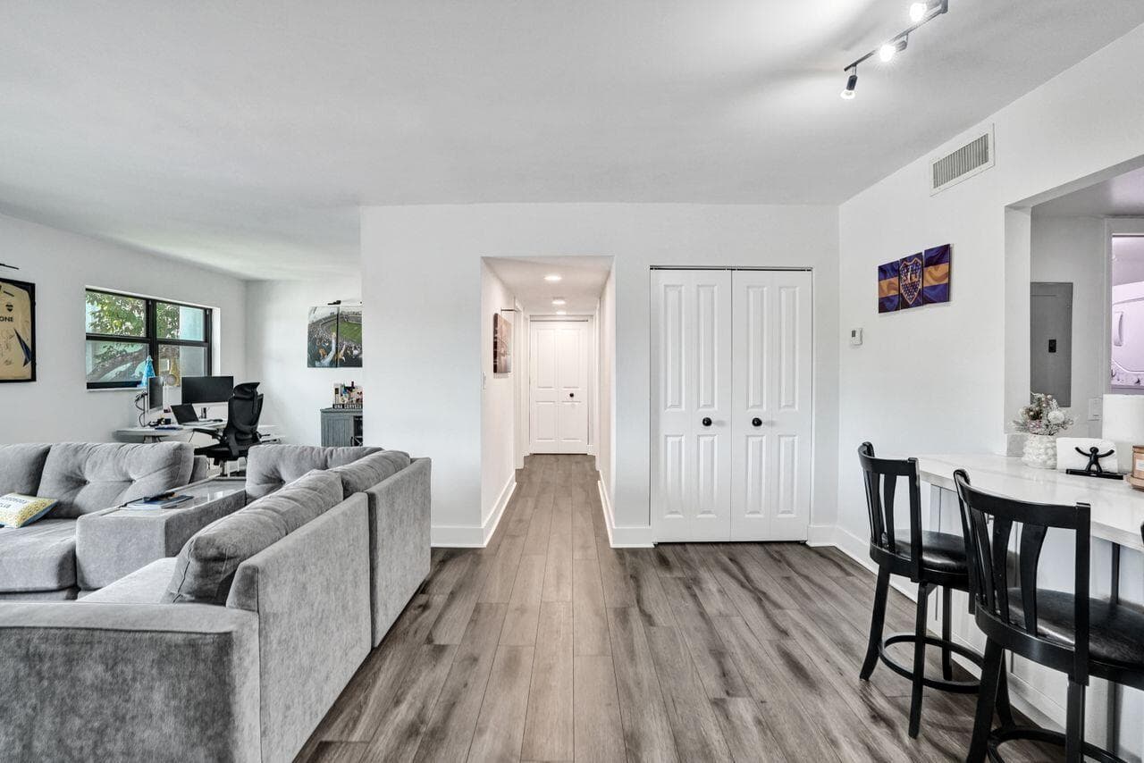 1000 RIVER REACH Drive # 321, Fort Lauderdale, FL 33315 photo 8