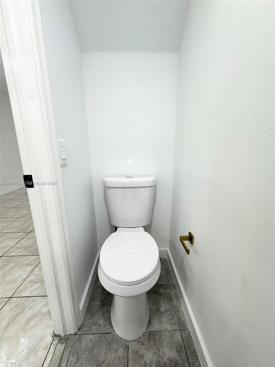 5580 W 26th Ct # 209, Hialeah, FL 33016 photo 8