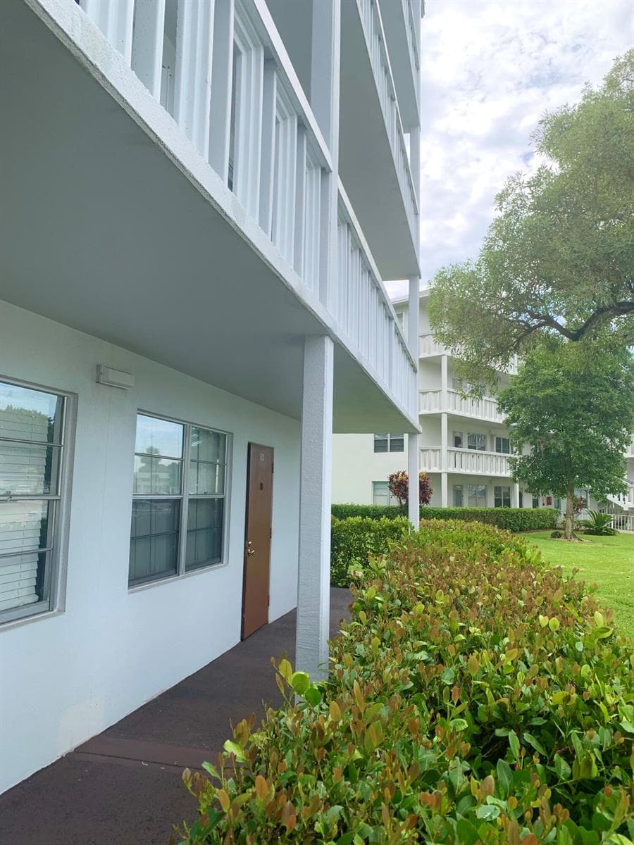 1040 NEWPORT H # 1040, Deerfield Beach, FL 33442 photo 6