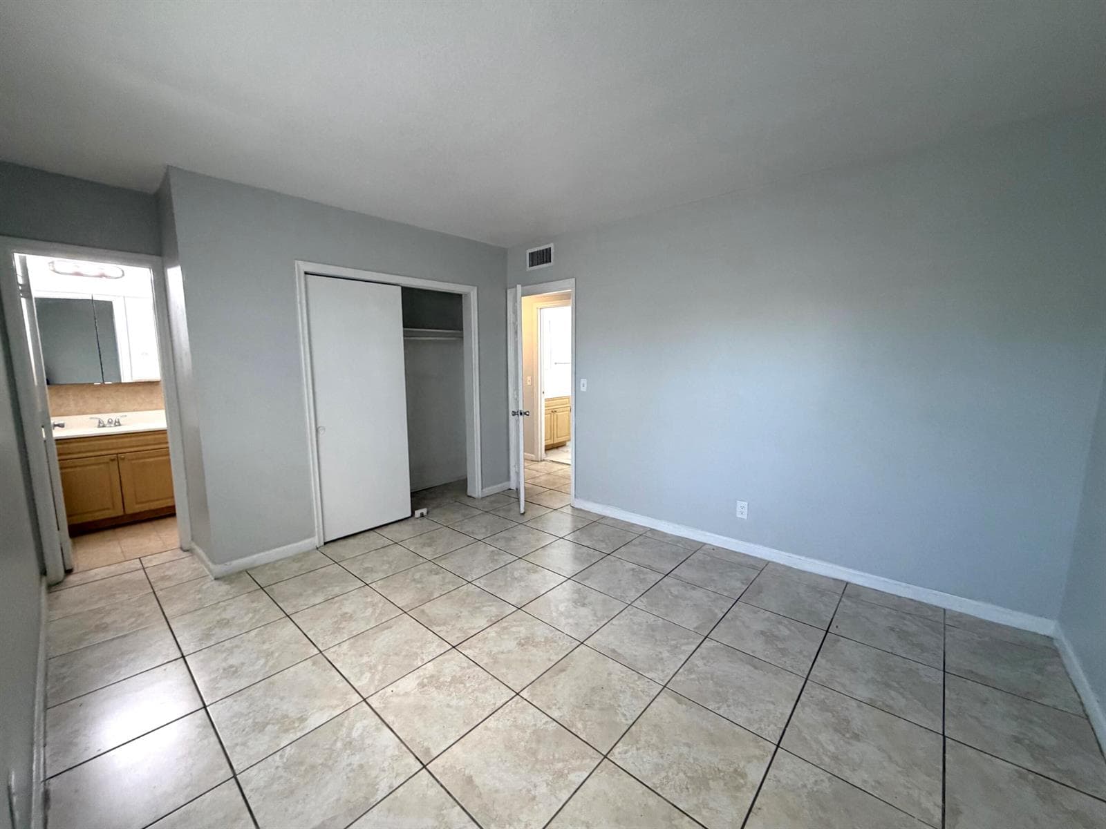 915 NE 8th Street # 104, Hallandale Beach, FL 33009 photo 11