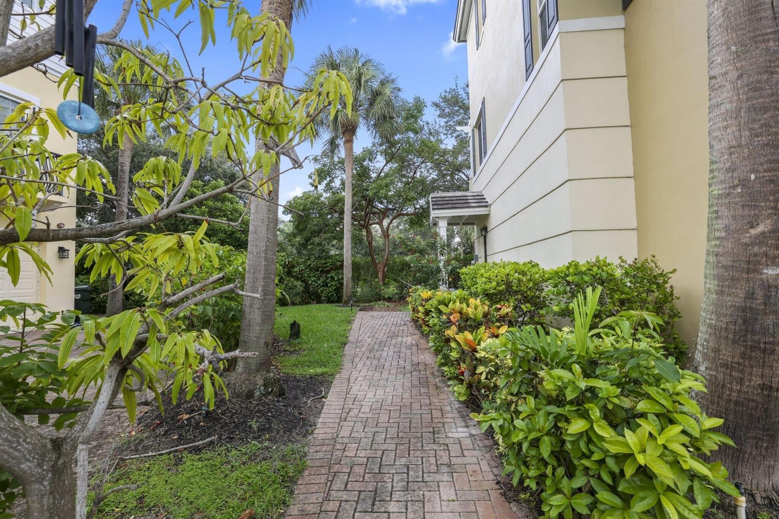 616 NW 38th Circle, Boca Raton, FL 33431 photo 4