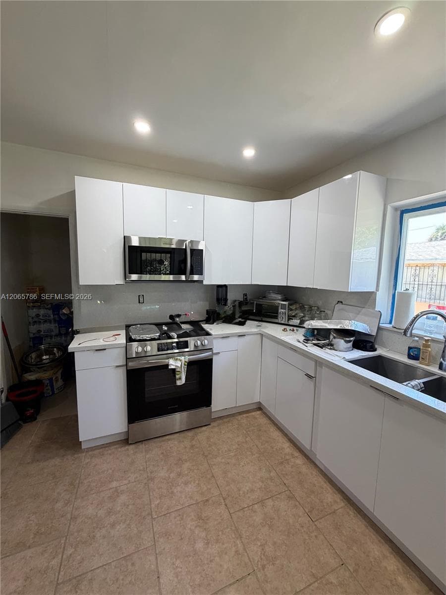 5525 NW 5th Ct, Miami, FL 33127 photo 4