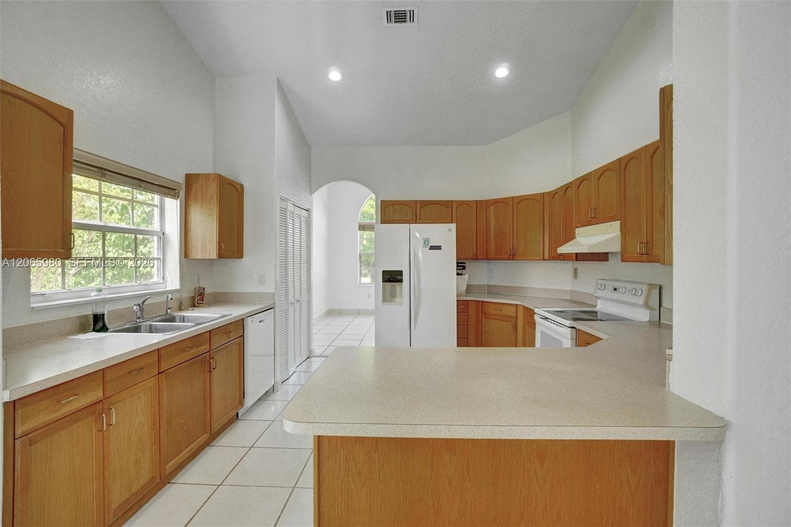 25 Ludlam Dr, Miami Springs, FL 33166 photo 11