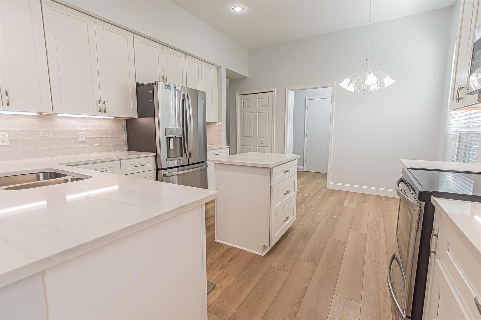 204 NW Zanzibar Place, Port St. Lucie, FL 34986 photo 7