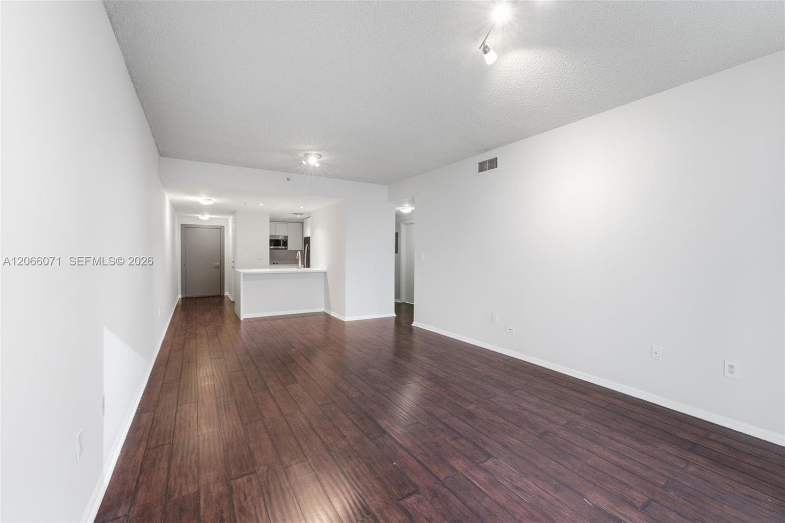 185 SE 14th Ter # 1010, Miami, FL 33131 photo 5