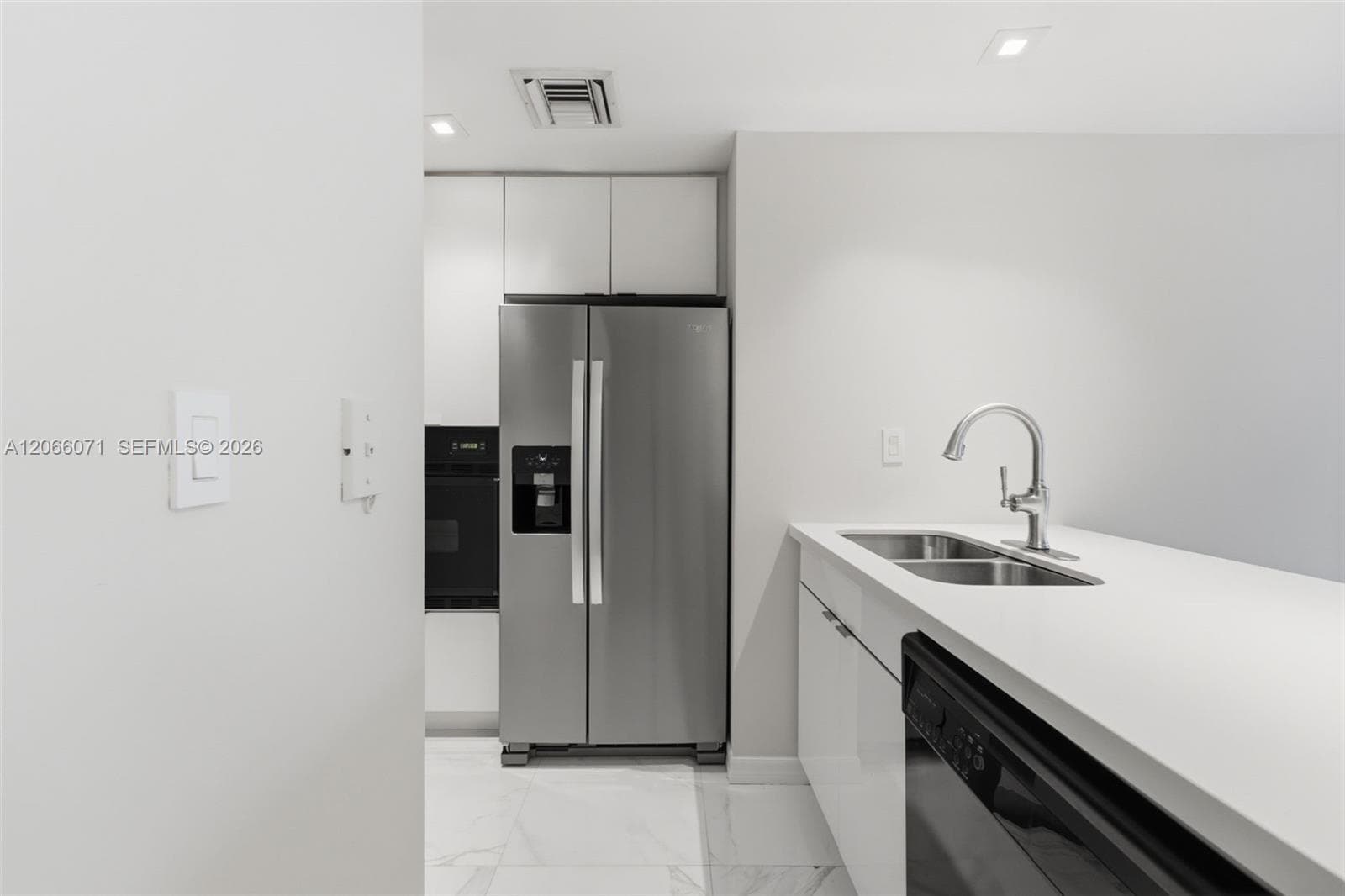 185 SE 14th Ter # 1010, Miami, FL 33131 photo 10